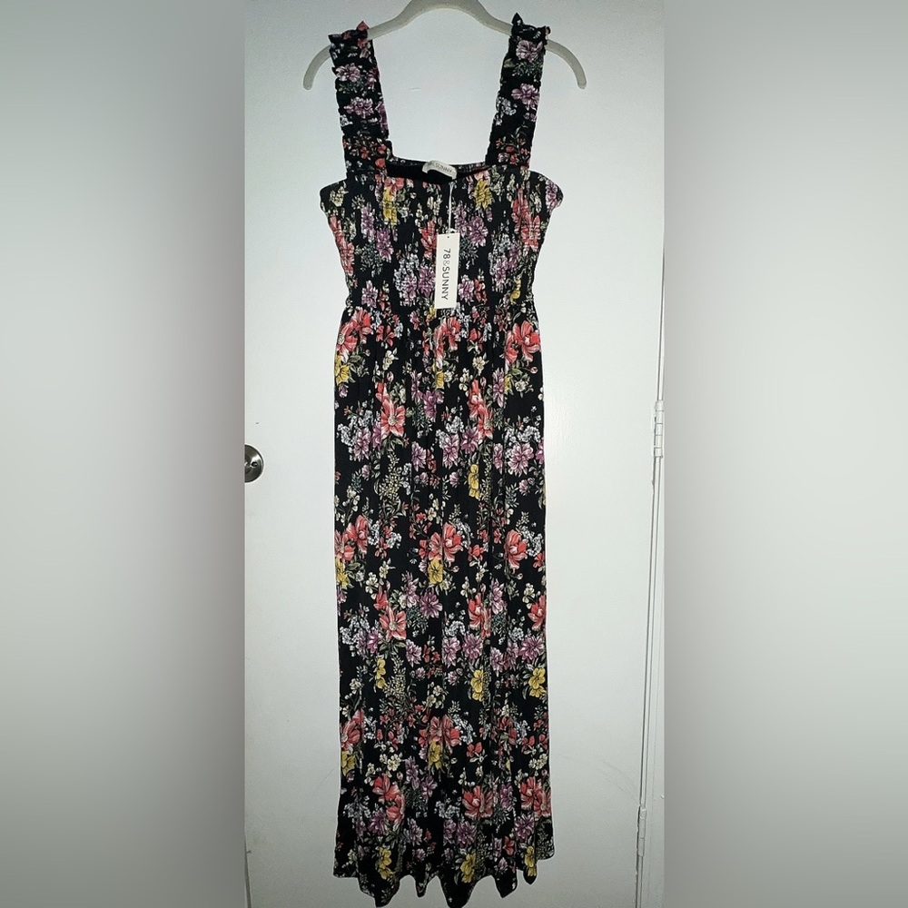 Floral Maxi Dress - Black and Pink - Picture 4 of 12